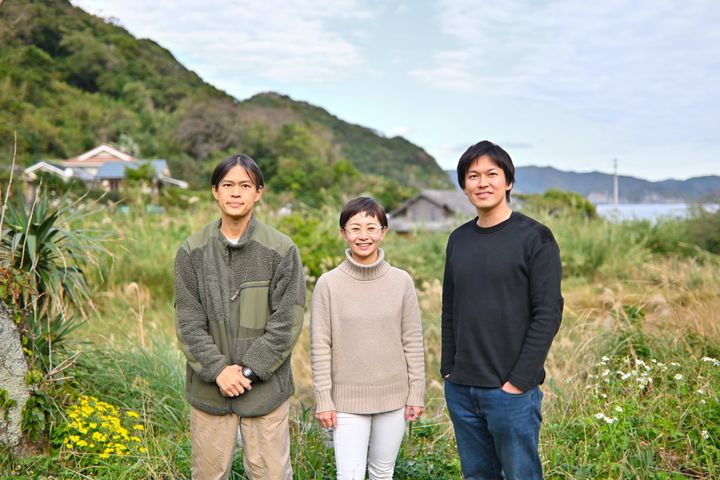 （左から）山家正さん、鈴木円香さん、山家尚さん