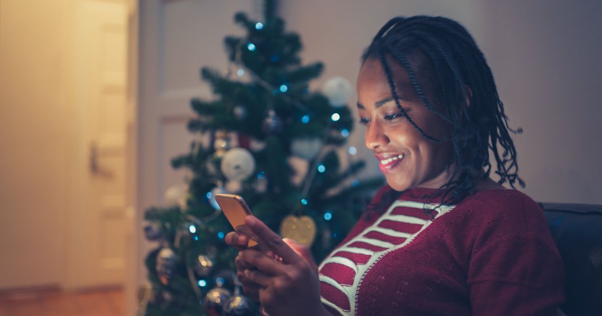 11 Little Things To Do When You're Feeling Lonely During The Holidays