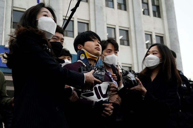 チャットルームを運営していたチョ・ジュビン被告。ソウル中央地裁は11月26日、懲役40年（求刑・無期懲役）などの判決を言い渡した。