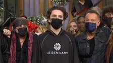 Timothée Chalamet Takes Shot At Warner Bros. With Sweatshirt Statement On 'SNL' 2 5fd62b73240000c00d40bab2