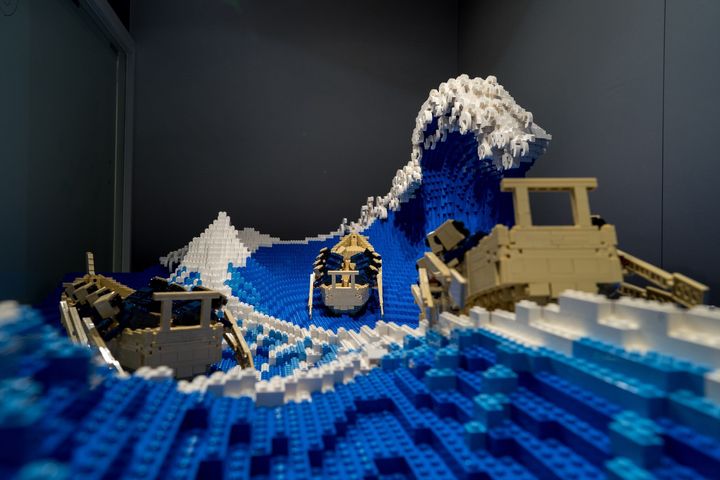 「神奈川沖浪裏」をレゴで再現
