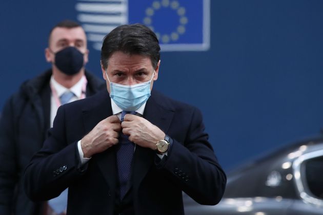 Giuseppe Conte Nuove Restrizioni Ma Il Paese Non Regge Un Nuovo Lockdown L Huffpost