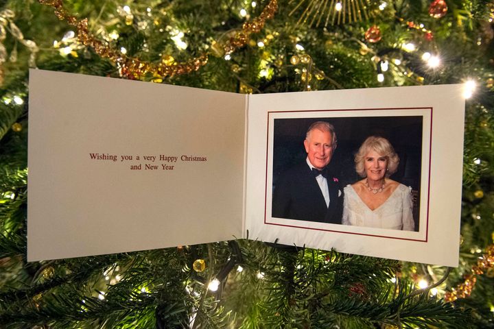 チャールズ皇太子とカミラ夫人の2017年のクリスマスカード。カミラ夫人の70歳の誕生日パーティで撮影。