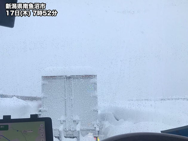 雪による車の立ち往生 万が一のために準備するべきアイテムとは ハフポスト