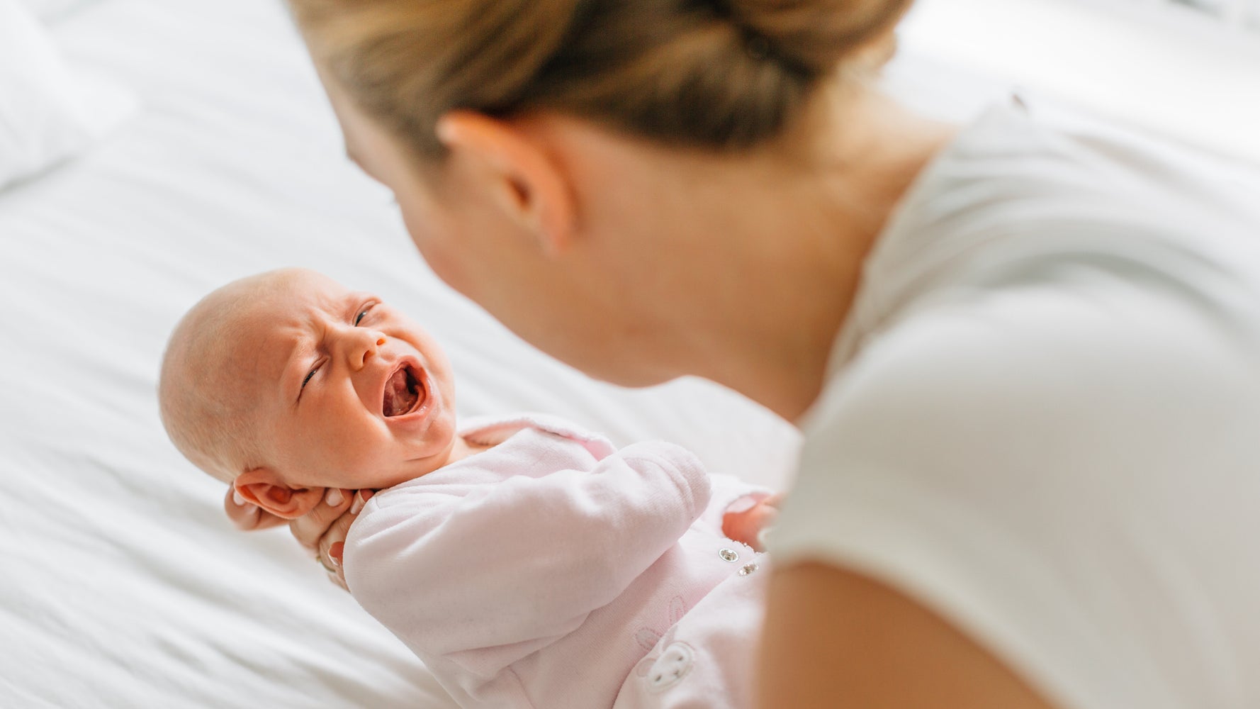 Ces Parents S Excusent Pour Les Pleurs De Leur Bebe Dans Une Lettre A Leurs Voisins Devenue Virale Le Huffington Post Life Ces Parents S Excusent Pour Les Pleurs De Leur Bebe Dans Une Lettre A Leurs Voisins Devenue Virale Le Huffington Post Life