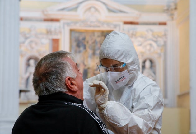 Covid, mentre tutta Italia va verso misure più restrittive Meloni chiede di aprire le palestre: “Non c’è evidenza scientifica che ci si contagi” Covid, mentre tutta Italia va verso misure più restrittive Meloni chiede di aprire le palestre: “Non c’è evidenza scientifica che ci si contagi”