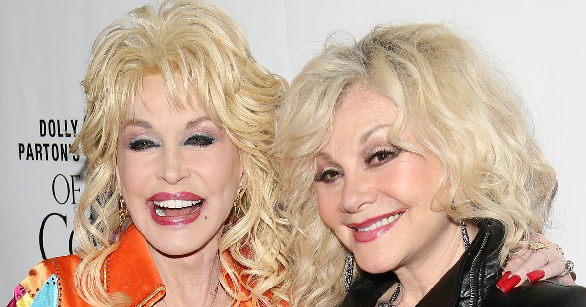Stella Parton, Dolly's Sister, Slams 'Old Moldy Politicians' For COVID-19 Response | HuffPost Entertainment