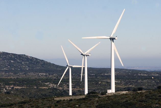 Des éoliennes du site d'Opoul Perillos, le 25 janvier 2006, près de