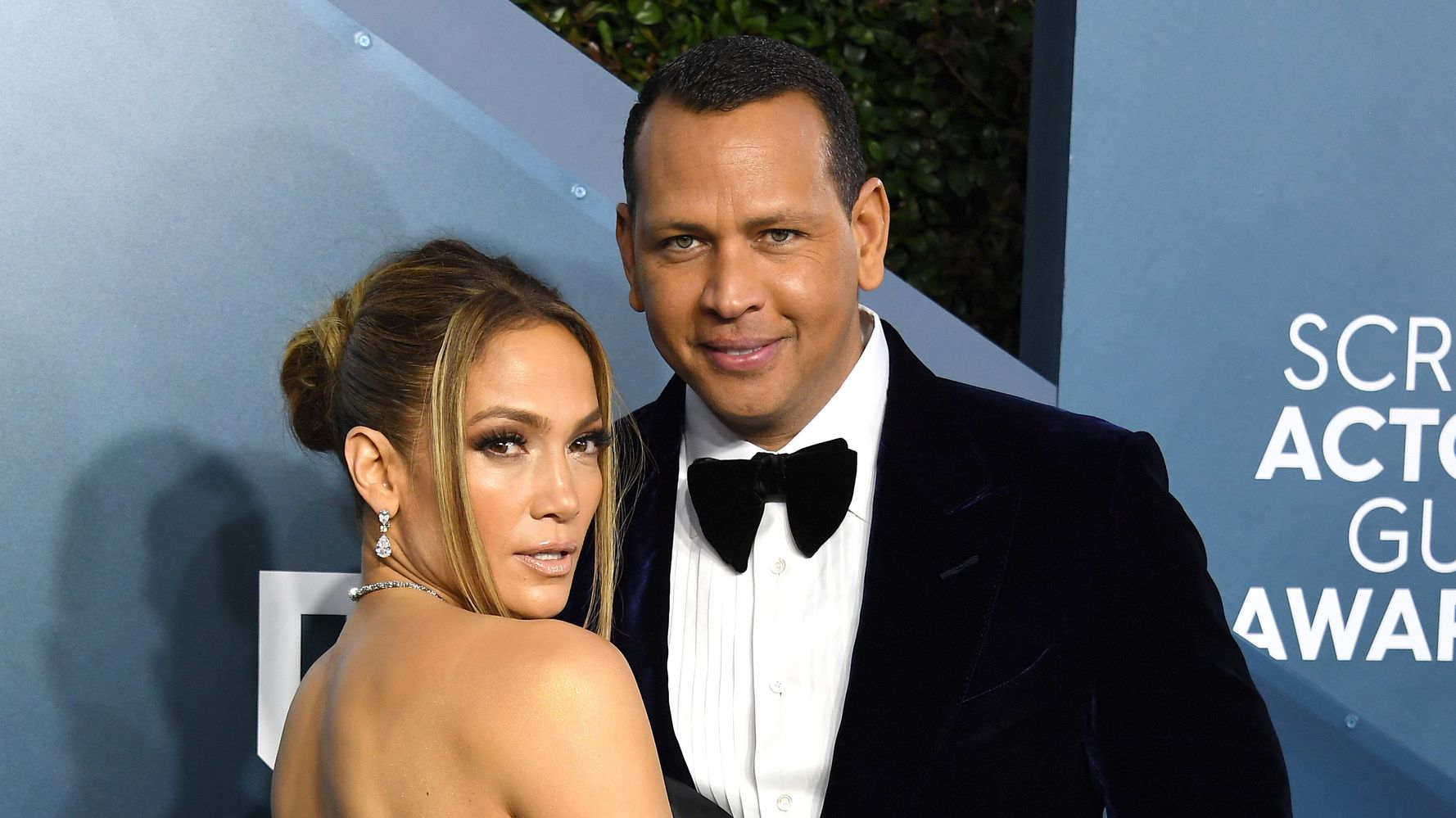 Jennifer Lopez Wears the Chicest Outfit to a Softball Game With Alex  Rodriguez