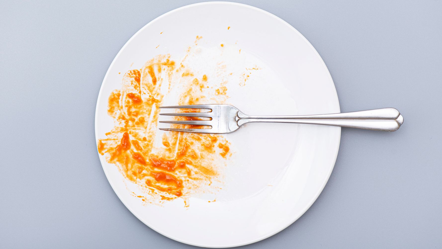 10 Signs You Have A Bad Relationship With Food (And How To Fix It)