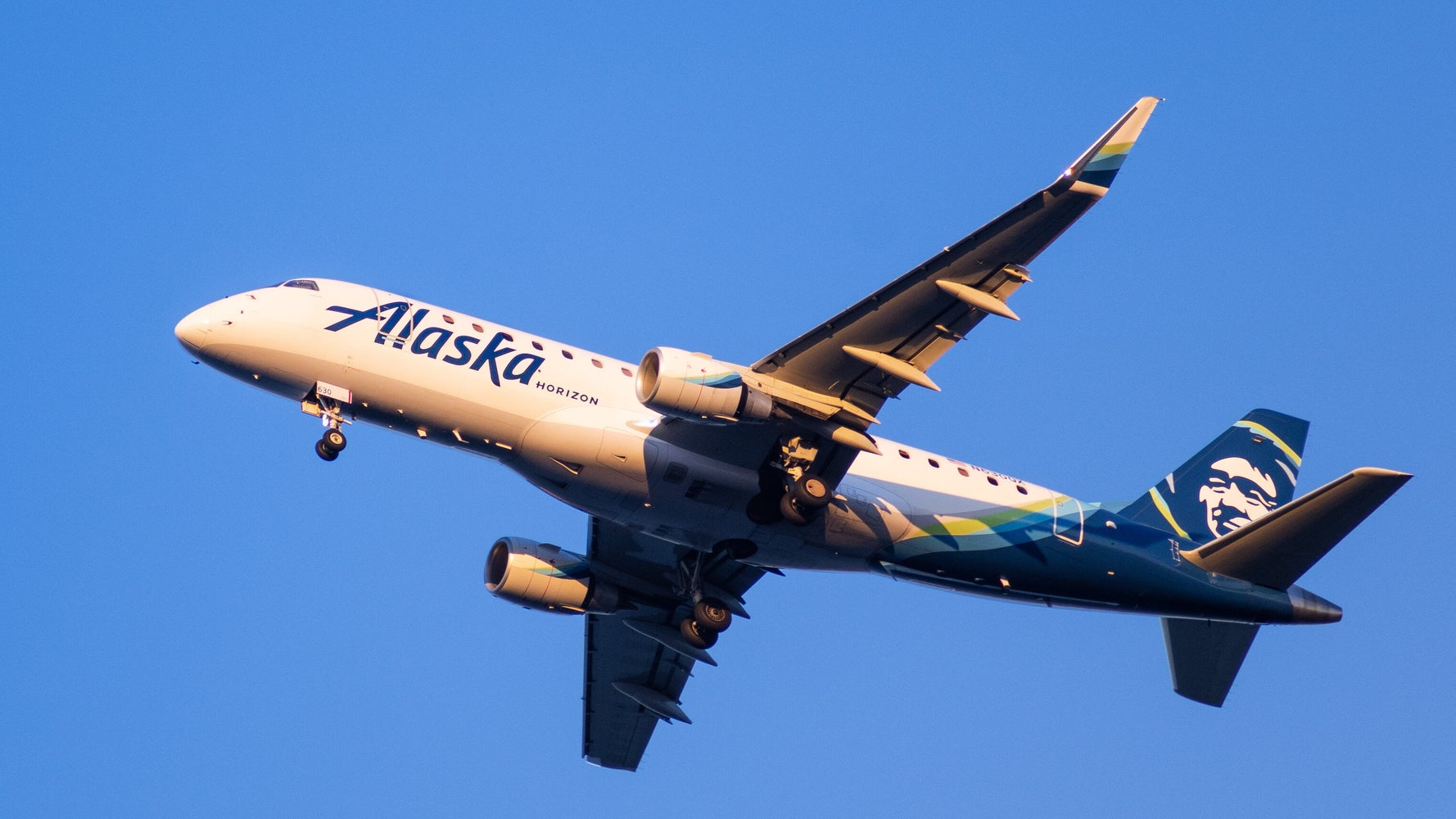 イスラム教徒の男性2人 アラビア語メッセージやりとりしたことを理由に飛行機を降ろされる ハフポスト