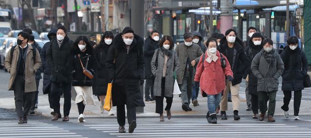 (Reference photo) December 21, 2020: Citizens are taking steps in Seoul amid cold spells