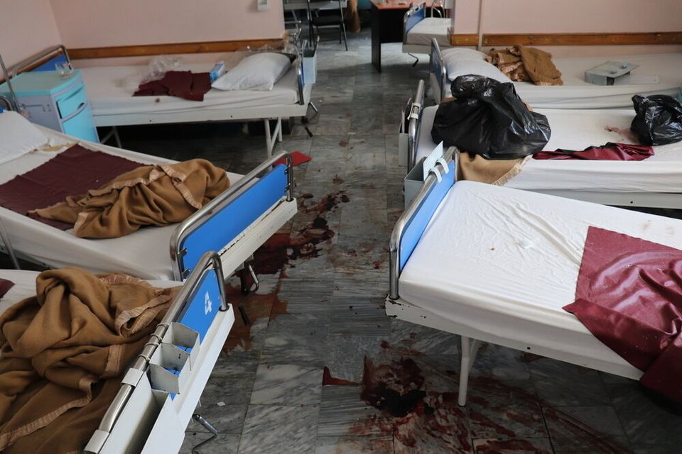 Το 2020 σημαδεύτηκε από την δολοφονική επίθεση σε μαιευτική κλινική των Γιατρών Χωρίς Σύνορα στο Αφγανιστάν, κατά τη διάρκεια της οποίας 16 μητέρες σκοτώθηκαν. Μια μαία των Γιατρών Χωρίς Σύνορα, δύο παιδιά ηλικίας 7 και 8 ετών και άλλα έξι άτομα που ήταν παρόντα τη στιγμή της επίθεσης συγκαταλέγονται μεταξύ των θυμάτων.