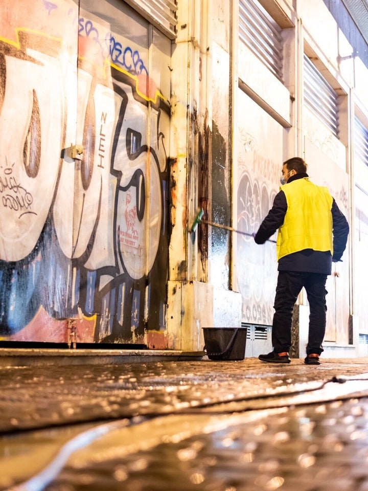 Επιχείρηση αντιγκράφιτι από τον Δήμο Αθηναίων 