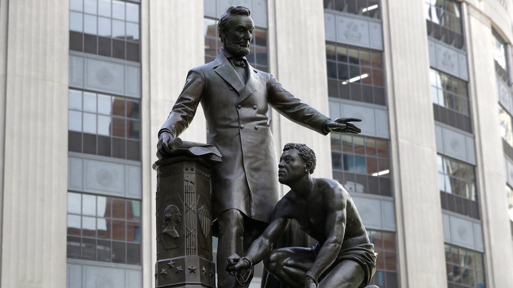 Boston Removes Statue Of Slave Kneeling Before Lincoln - Vimarsana News