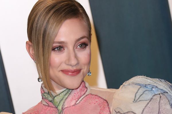 The "Riverdale" star&nbsp;came out as a&nbsp;&ldquo;<a href="https://www.huffpost.com/entry/lili-reinhart-comes-out-as-bisexu
