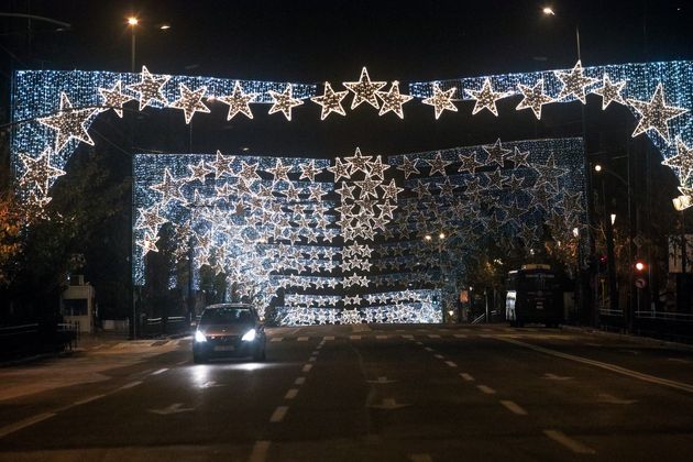 Η αλλιώτικη Πρωτοχρονιά των Ελλήνων - Πώς υποδέχθηκε η χώρα το