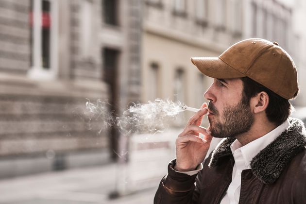 À Milan, il est interdit depuis ce 1er janvier 2021 de fumer dehors à moins de 10 mètres...