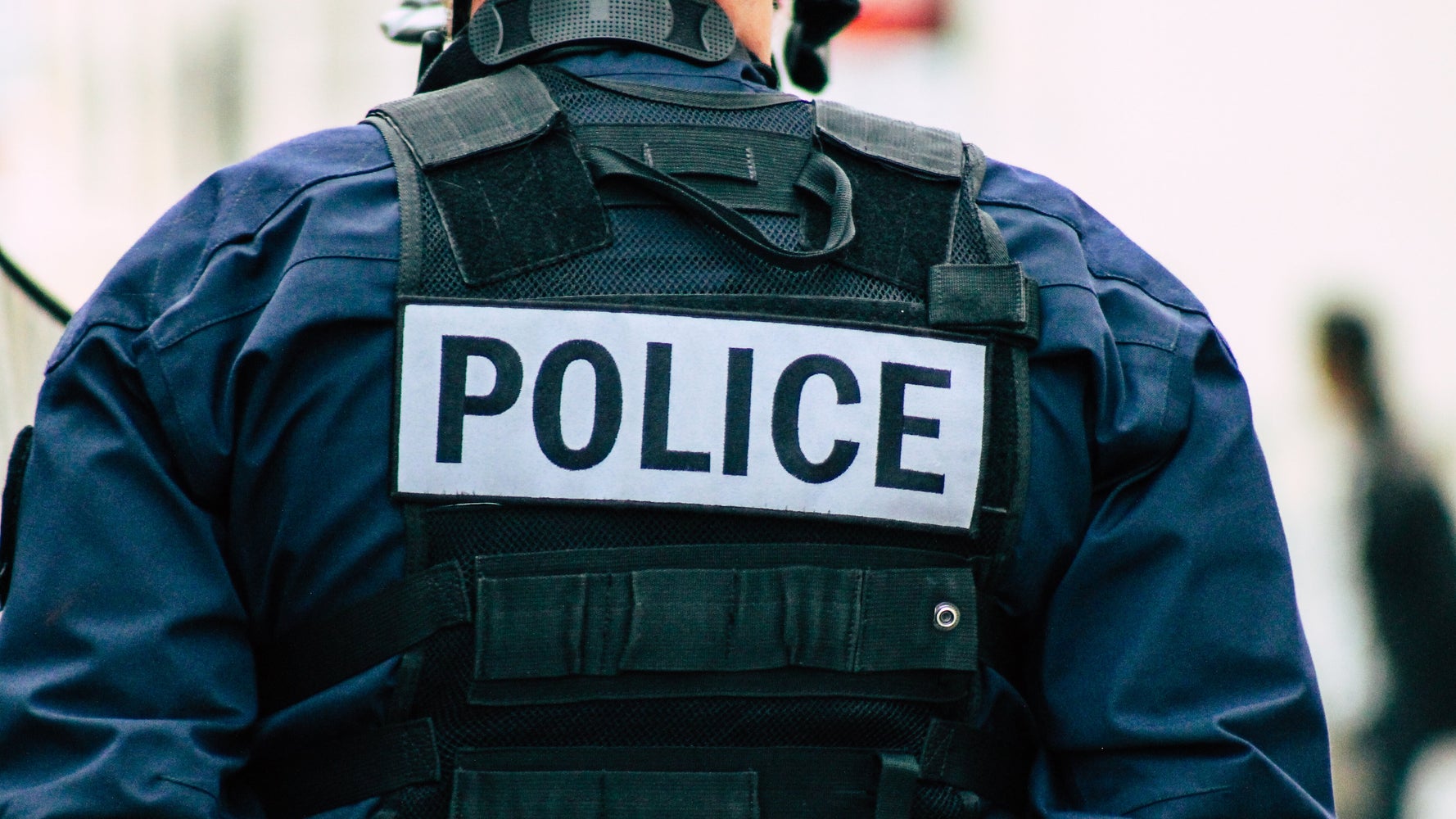 French Police Attacked By Curfew-Busting New Year Party-Goers - Vimarsana News