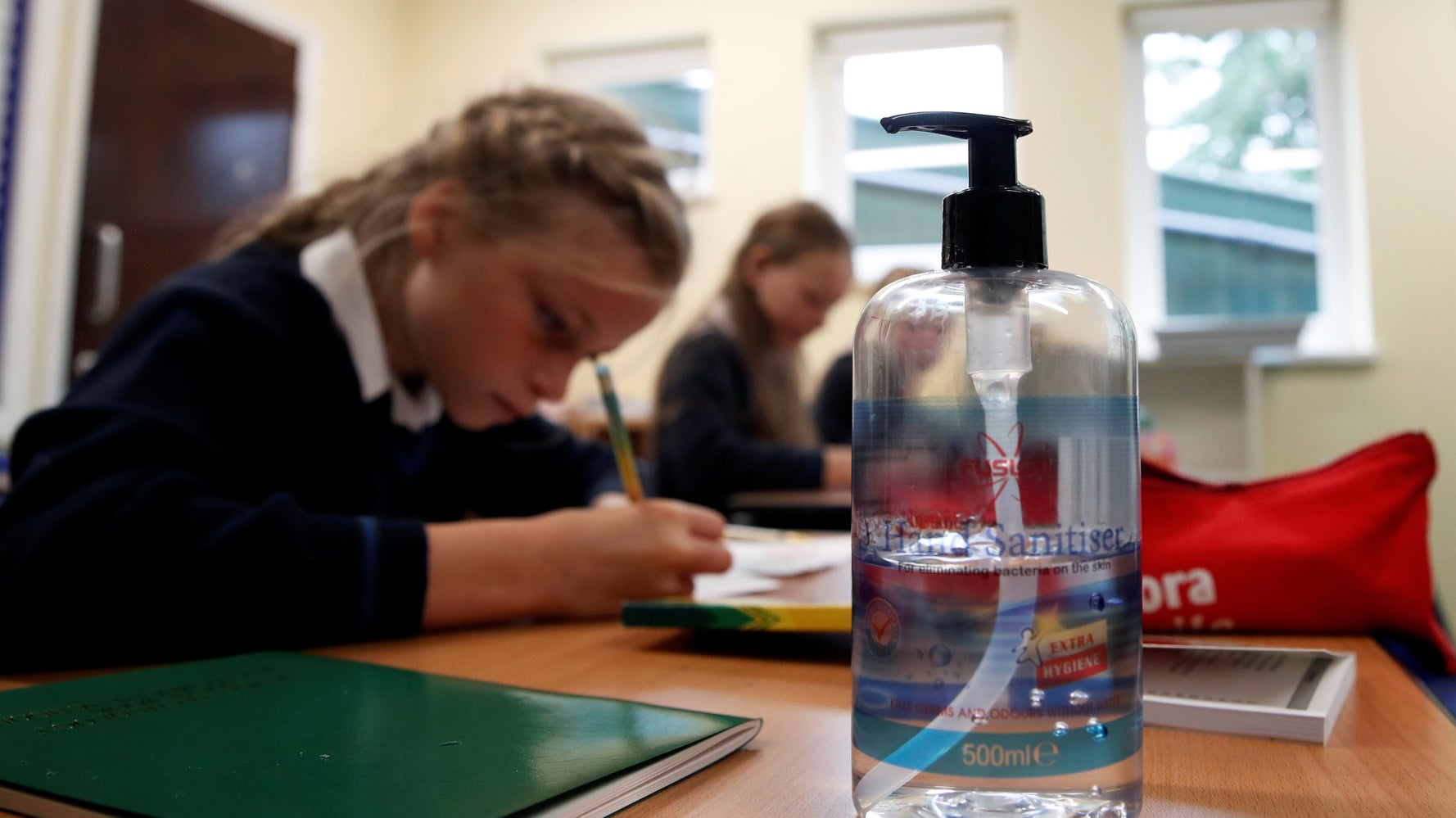 UK Hits New Daily Virus Record As Teachers Urge School Closures - Vimarsana News