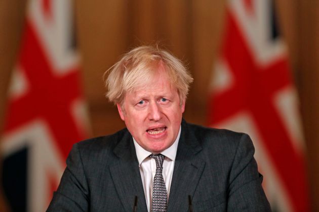 보리스 존슨 영국 총리가 코로나19 확진자 급증에 따른 봉쇄조치 도입 확대 방안을 발표하고 있다. 2020년