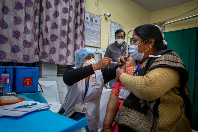 Un exercice de vaccination menée à New Delhi en Inde le 2 janvier 2020 (AP Photo/Altaf Qadri)