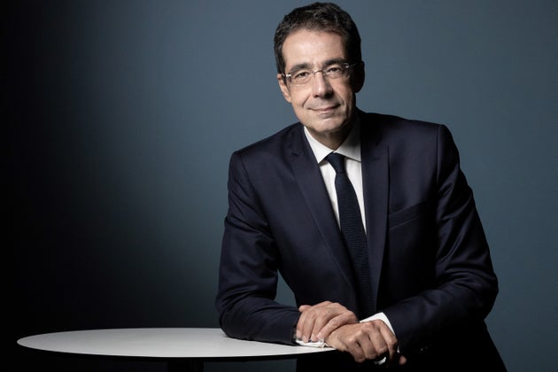 Le journaliste Darius Rochebin lors d'une session photo à Paris en septembre 2020.
