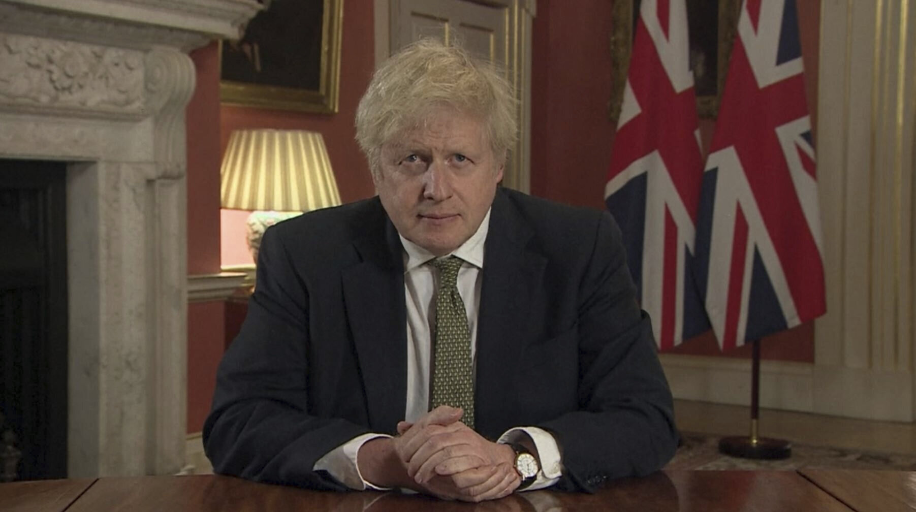 Covid-19: Boris Johnson annonce un retour au confinement total en Angleterre