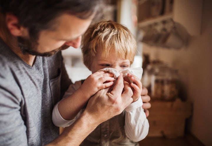 Au Canada, dans les familles où un seul parent travaille, c'est le père qui reste à la maison dans 10% des cas, selon Statistique Canada. En 1976, à peine un parent au foyer sur 70 était un homme.