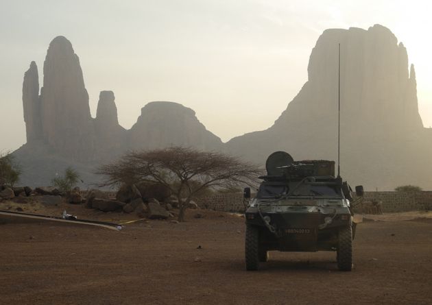 L'opération Barkhane est une opération militaire menée au Sahel et au Sahara par l'Armée française depuis 2014.