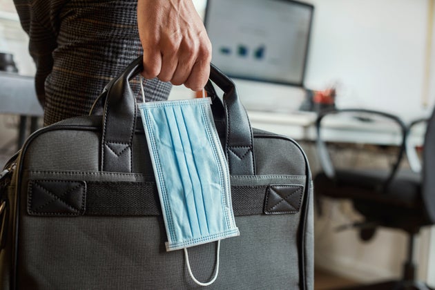 Entre risque sanitaire et isolement, le dilemme de l'assouplissement du télétravail en entreprise