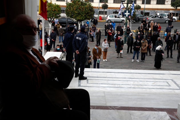 «Παράθυρο» για νέα αιφνιδιαστικά μέτρα από την κυβέρνηση - Τι συμβαίνει με σχολεία και