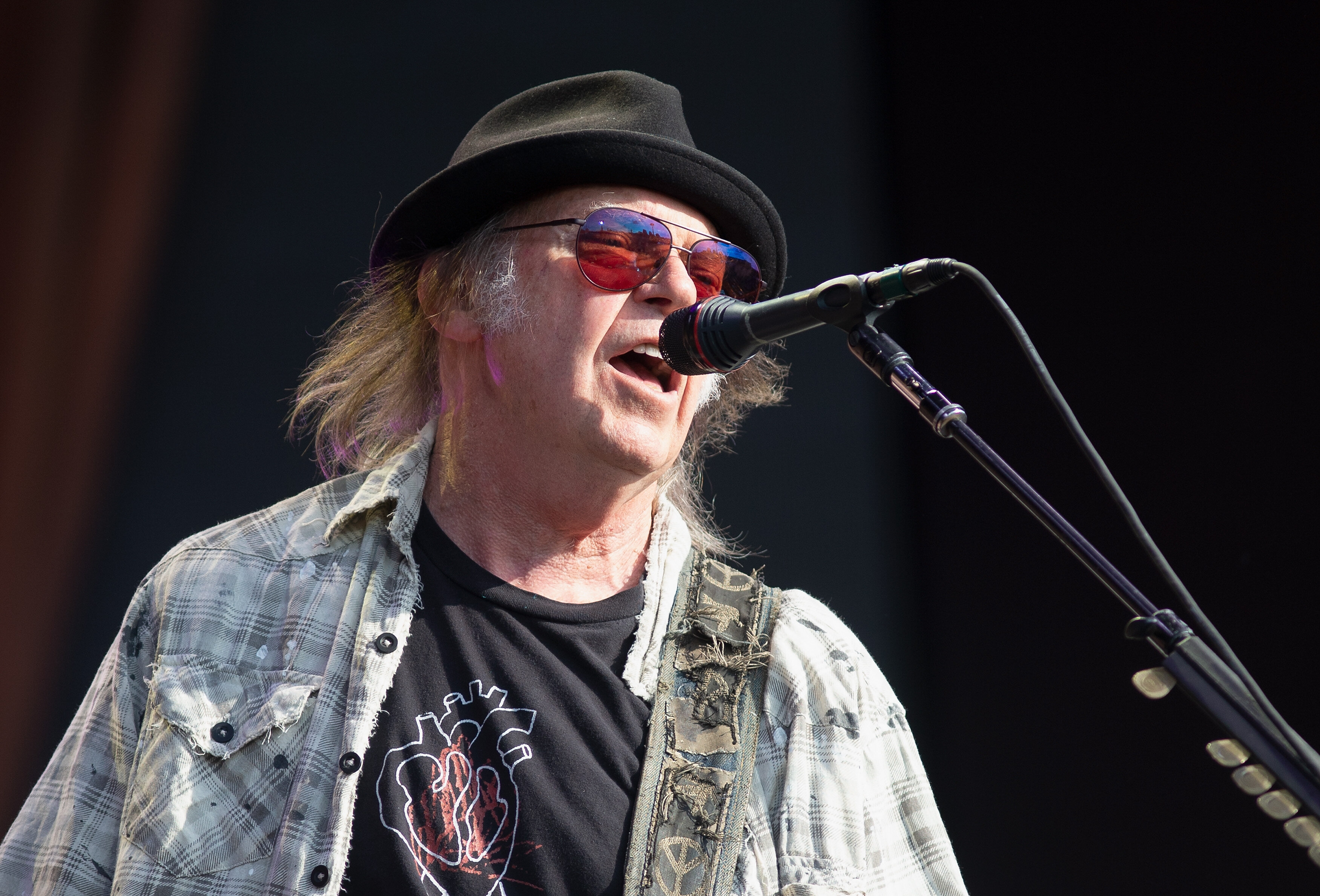 Neil Young vend la moitié de ses droits à Hipgnosis