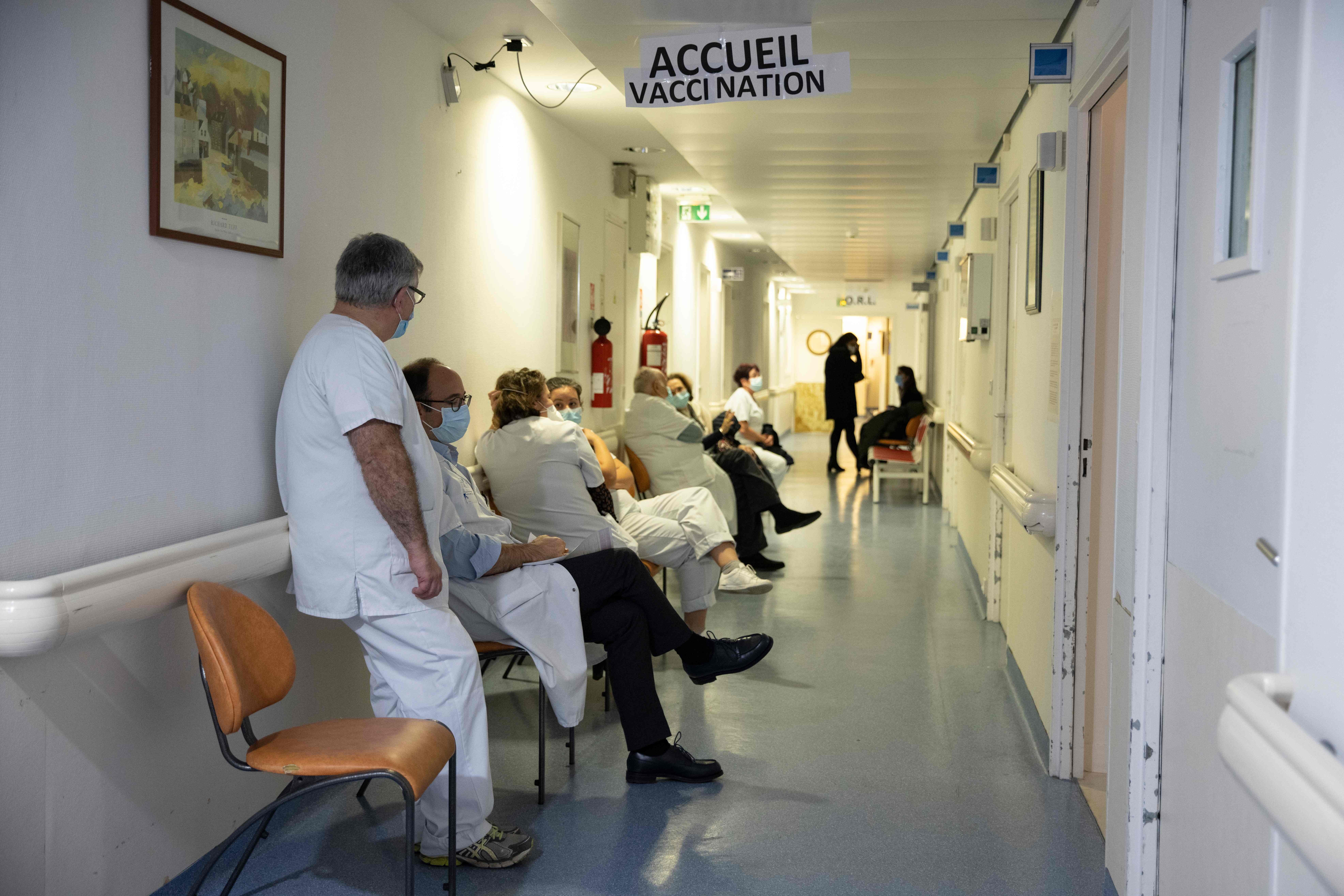 Pour généraliser la vaccination contre le covid-19, la France a besoin d'une armée sanitaire!