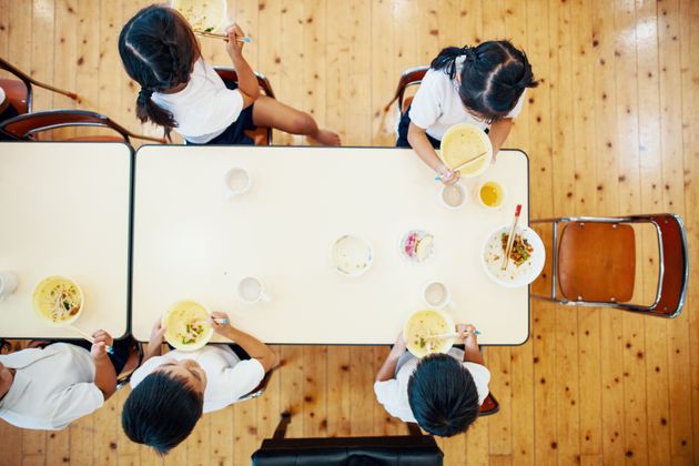 昼食時のおしゃべり止めるには ある学童のアイデアに反響広がる ハフポスト