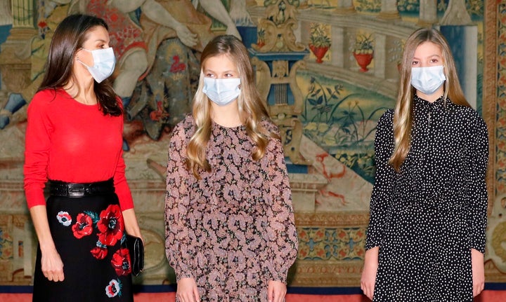 La reina junto a la infanta Sofía y la princesa de Asturias en la reunión Patronato de la Fundación Princesa de Girona el 11 de diciembre de 2020.