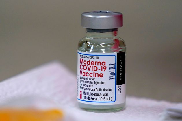 Le Royaume-Uni a autorisé ce 8 janvier 2021 l'utilisation du vaccin Moderna dans la lutte contre le Covid-19, le troisième de son arsenal après celui de Pfizer/BioNTech et AstraZeneca. 