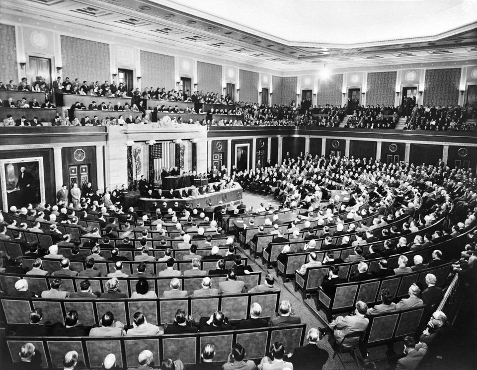 Η φωτογραφία που τραβήχτηκε στις 13 Ιανουαρίου 1951 δείχνει συνεδρίαση στο House Chamber του Καπιτωλίου των ΗΠΑ. 
