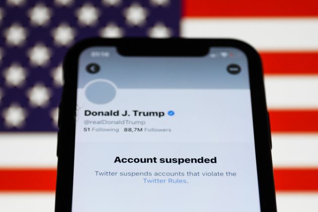 Dans la nuit du vendredi 8 au samedi 9 janvier 2021, le compte Twitter de Donald Trump a été suspendu pour une durée indéterminée par le réseau social. (Photo by Jakub Porzycki/NurPhoto via Getty Images)