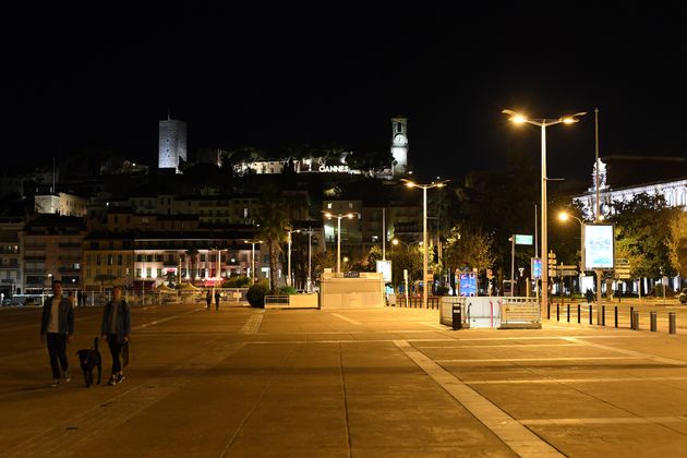 Le couvre-feu à 18h contesté en justice par les villes de Cannes, Antibes et Grasse (Photo...