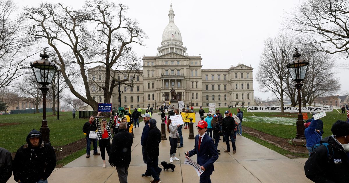 Michigan Bans Open Carry Of Guns Inside State Capitol