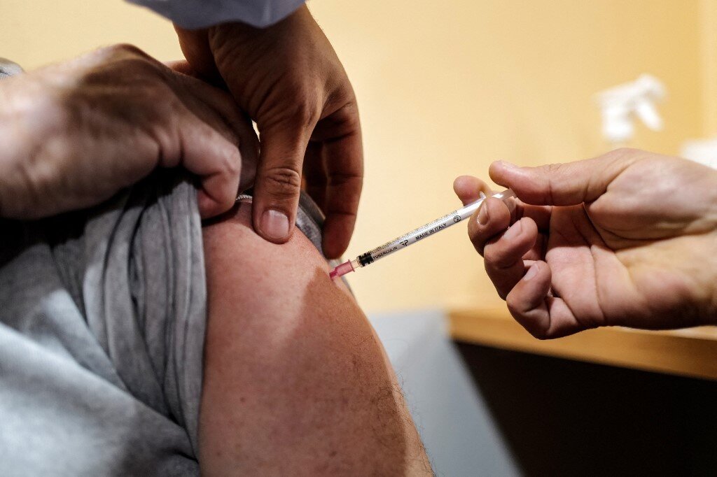 Vaccins: un cas d'effet indésirable "simple" sur les 140.000 premières piqûres