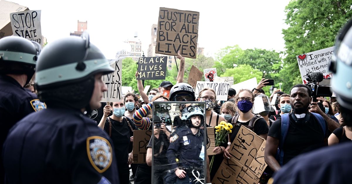 New York prosecutor attacks city police over violent crackdown on protests