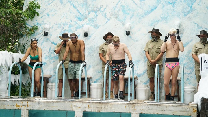 Pettifleur Berenger, Travis Varcoe, Grant Denyer and Jack Vidgen were required to plunge into freezing cold water tanks and continuously swim to the base to pump a lever.
