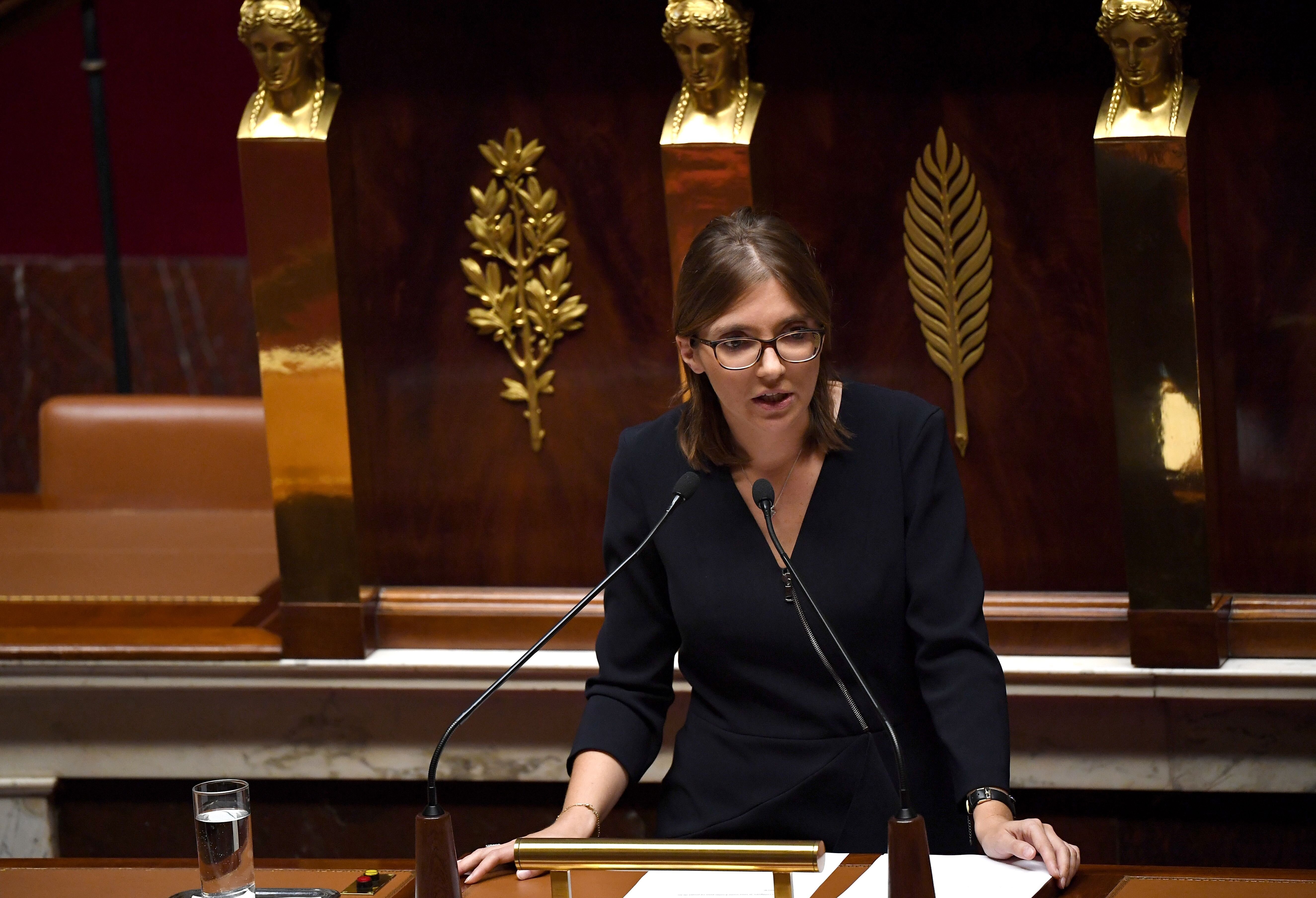 Aurore Bergé veut interdire le voile aux petites filles malgré l'opposition de l'exécutif