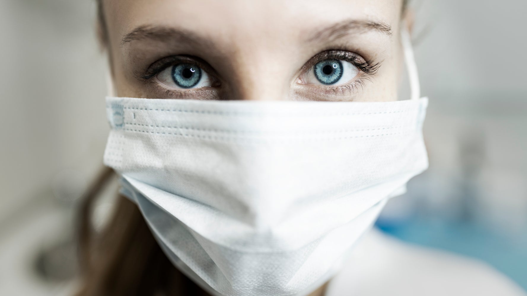 Mal Di Testa Da Mascherina "La Maskne è acne da mascherina. Per alcuni è come vivere una nuova