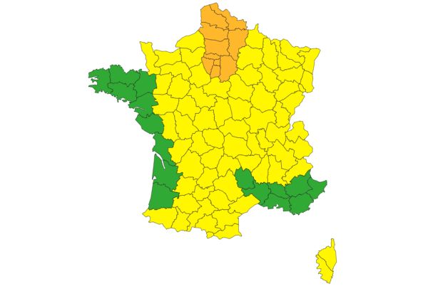 Météo France place 13 départements en vigilance orange neige-verglas