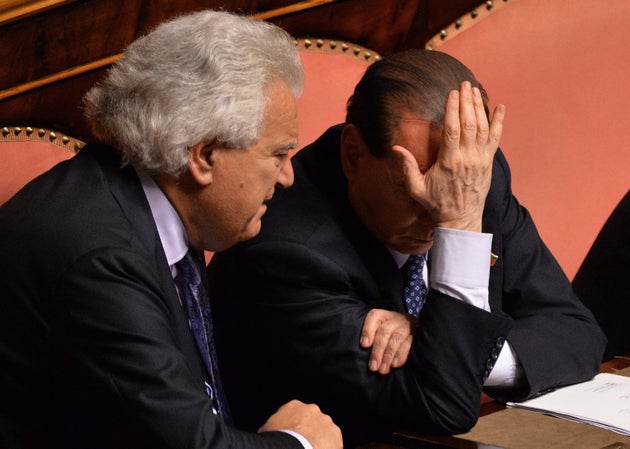Quando per un voto mandammo Berlusconi a un concerto per sordi Quando per un voto mandammo Berlusconi a un concerto per sordi