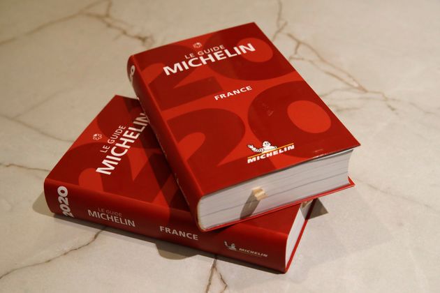 Le guide Michelin de 2020, le 27 janvier 2020 à Paris (AP Photo/Christophe Ena)