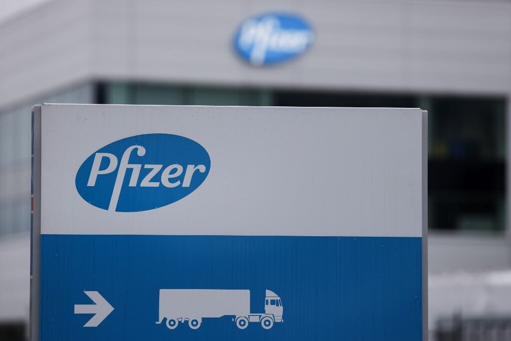 Vaccin: Pfizer promet de limiter ses retards de livraison à "une semaine"